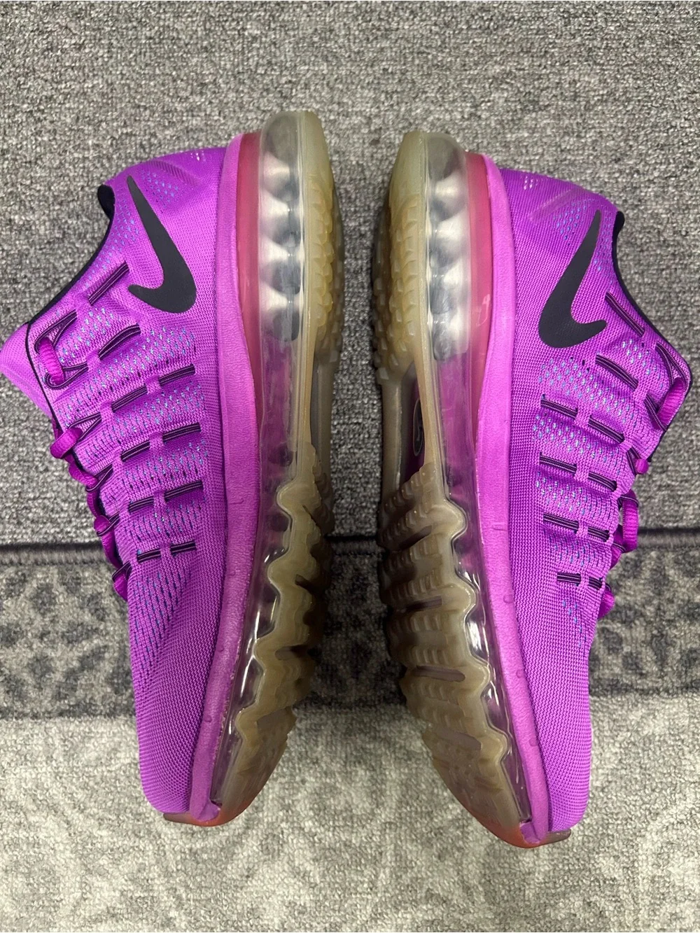Nike Women's Athletic Shoes Purple /Black  Size 10  Excellent PreOwned Condition